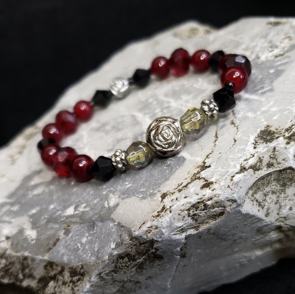 F16 Petite Wrist Blood Red Glass Bracelet Aurora Borealis Rose Handmade - Picture 8 of 12